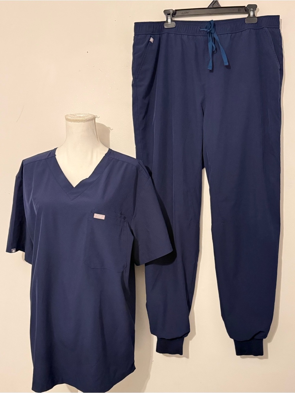 FIGS Technical Collection Navy Blue Scrub Set Top XL Jogger Pants XL Tall